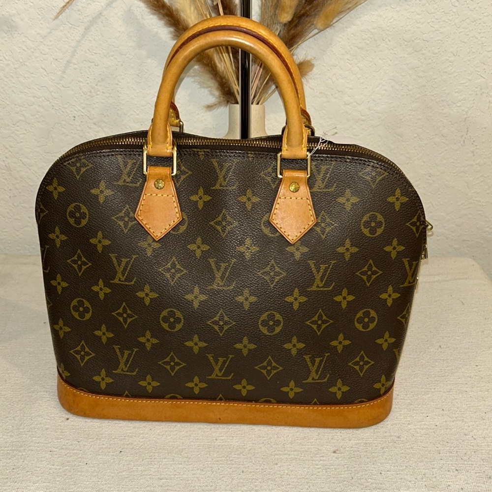 AUTHENTIC LOUIS VUITON ALMA PM